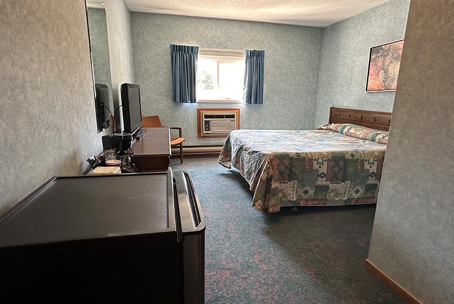   One Queen Bed